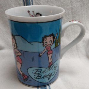 The Danbury Mint || "Betty on Ice" Mug